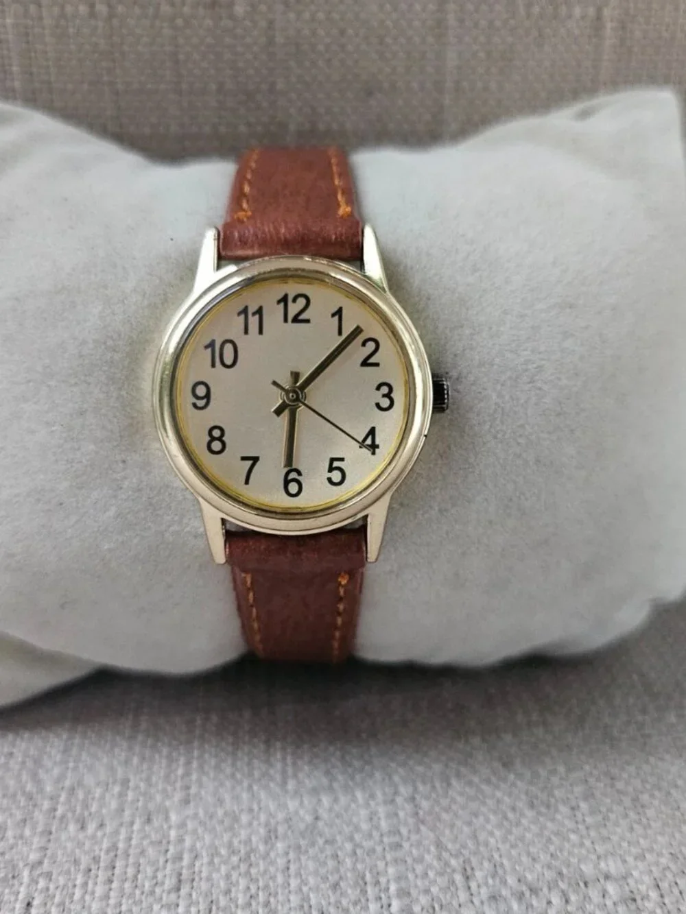 fmd ladies wristwatch